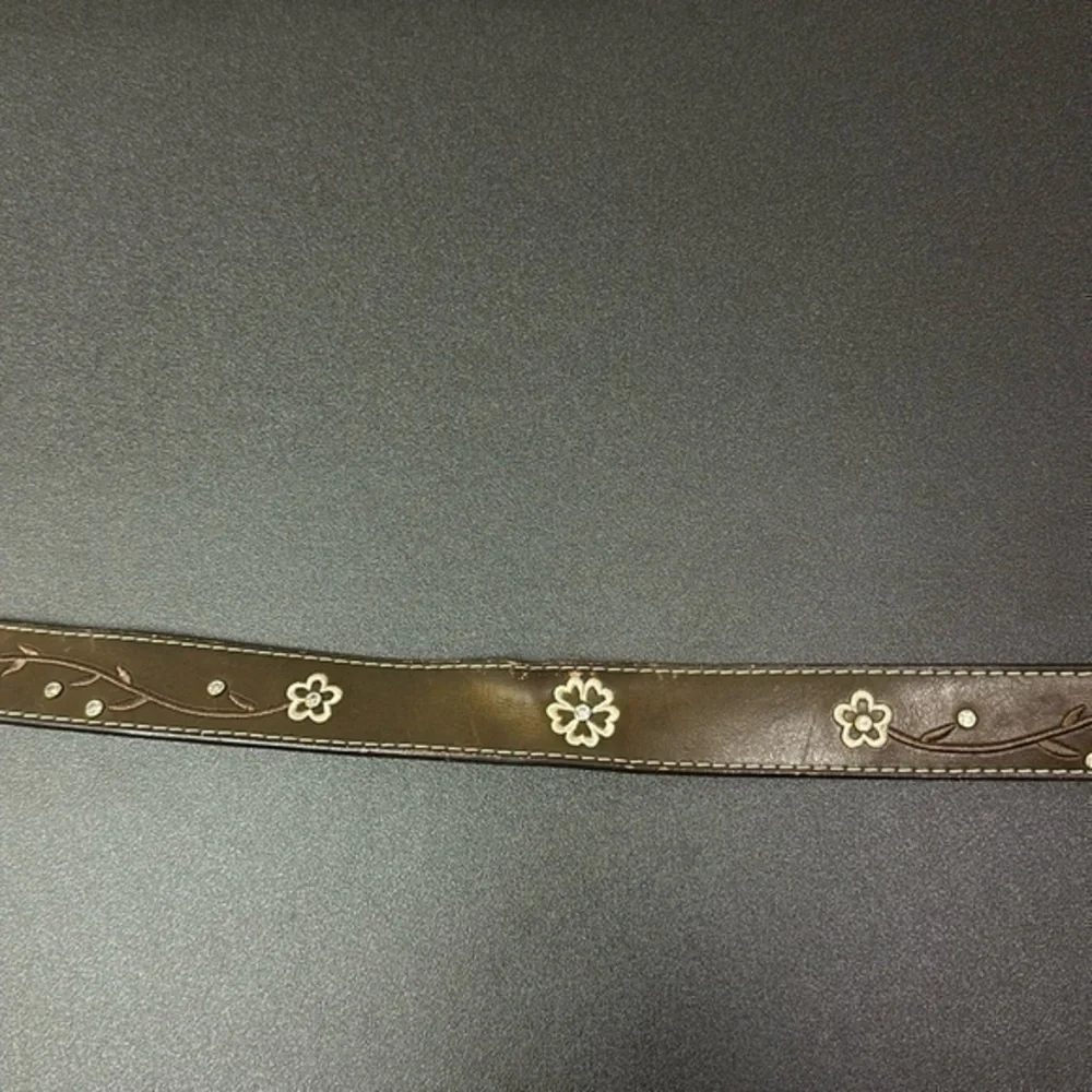 Girls Ariat size 26 genuine, leather western belt